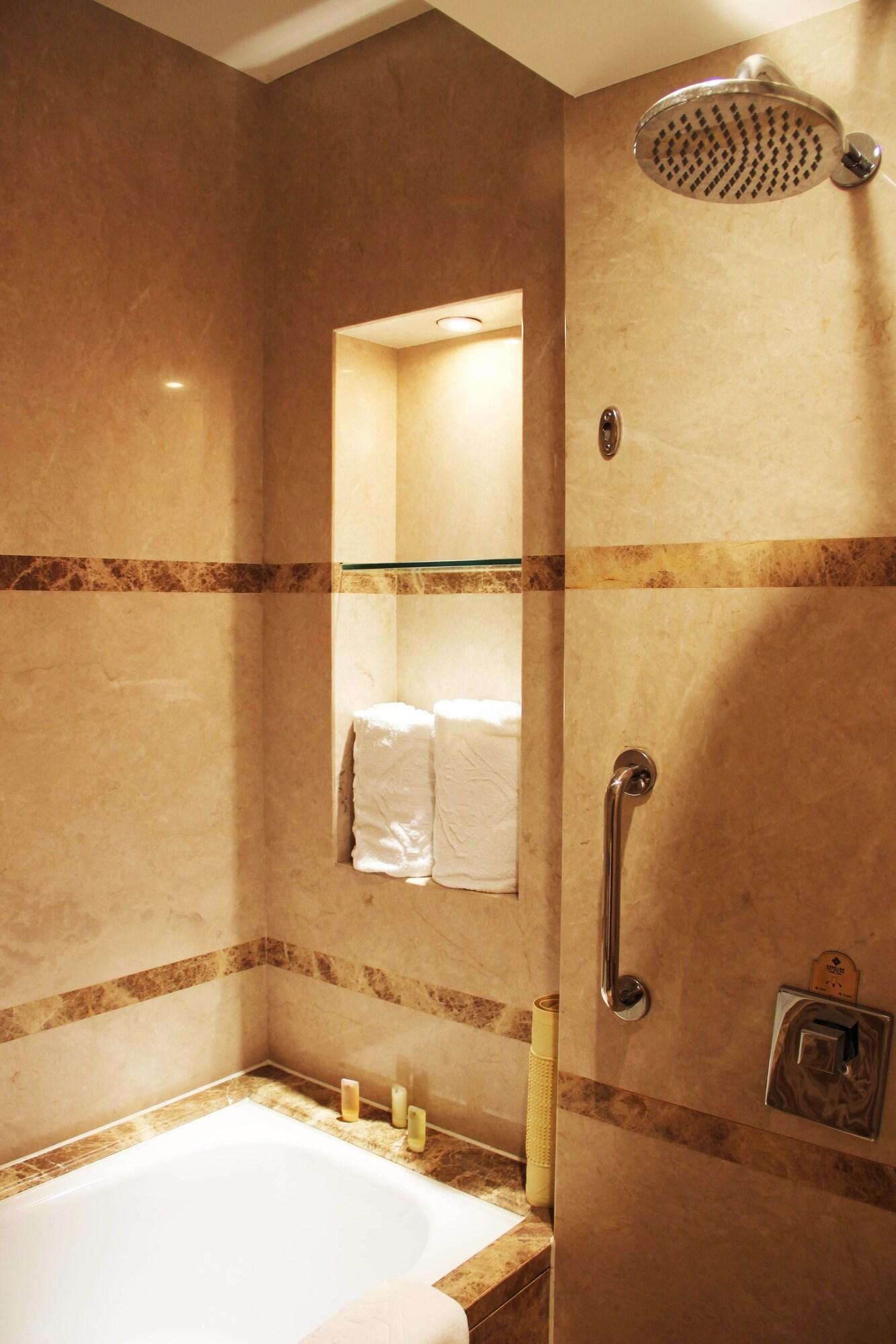 Glarun Jinling Hotel Nanjing  Exterior foto
